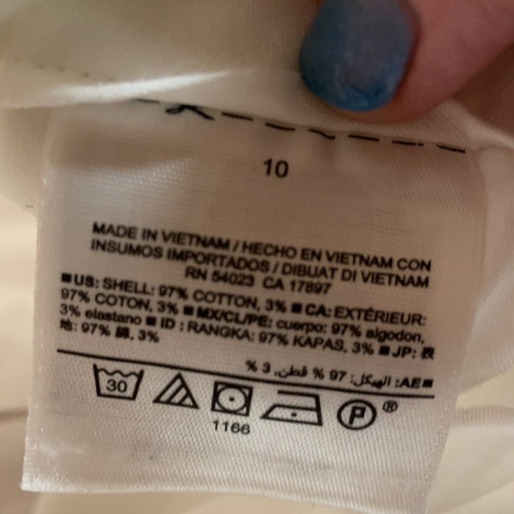 🟡 OLD NAVY WHITE SHORTS (10) - Picture 3 of 5